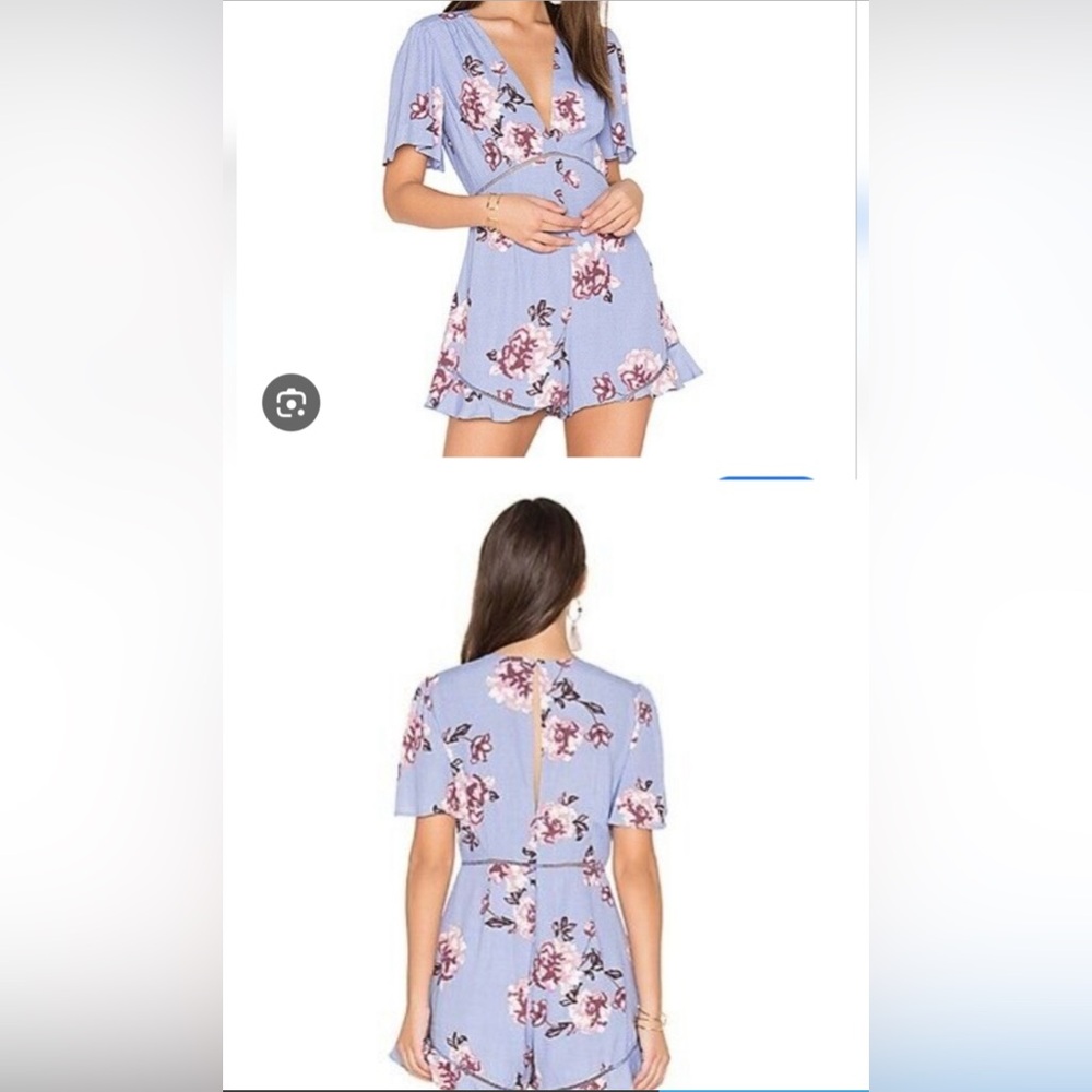 ASTR Floral V-Neck Romper Small